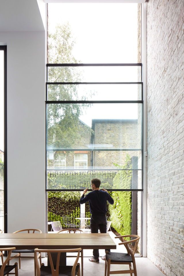 Guillotine window4