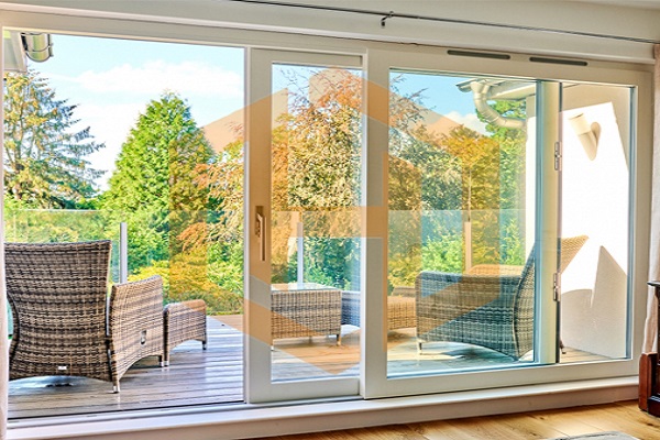 استانداردهای مهم نصب پنجره ریلی بر اساس نوع پروفیل (UPVC و آلومینیوم)-آلستور