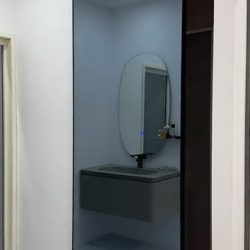 درب شیشه ای لاکوبل برای سرویس ها