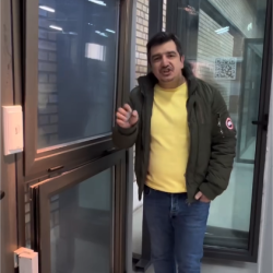 پنجره لولایی اتومات